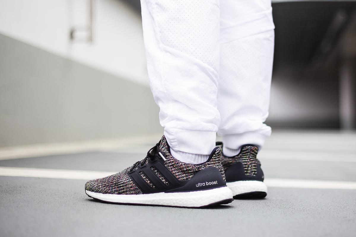 Adidas originals women's ultraboost 2025 4.0  core black/carbon